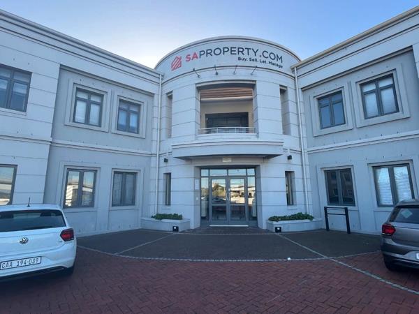 909  m² Office Space