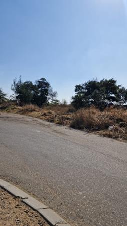 8 883 m² Land