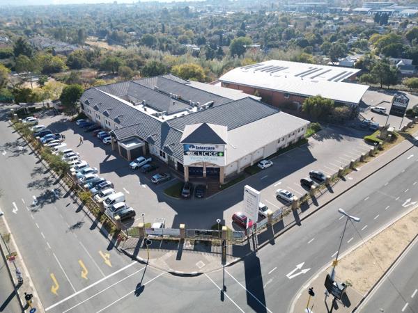 2 575  m² Retail Space