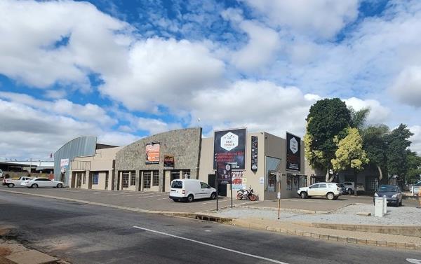 1 617  m² Industrial space