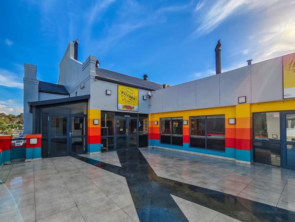 589 m² Retail Space