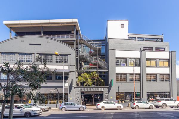 95  m² Commercial space