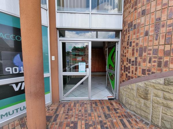 105  m² Commercial space