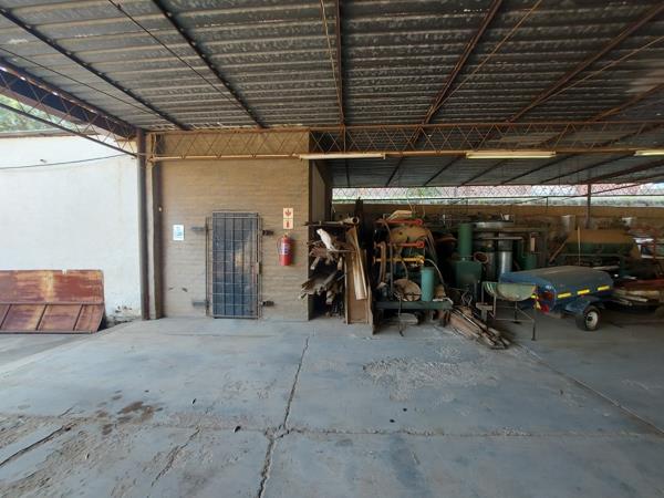 300 m² Commercial space