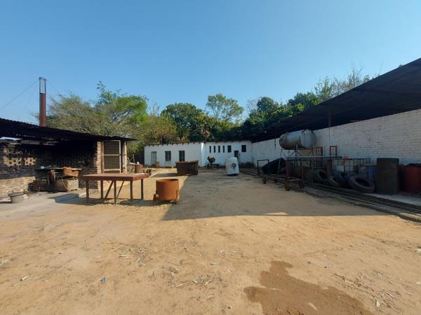 300  m² Commercial space