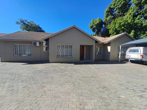 152  m² Commercial space