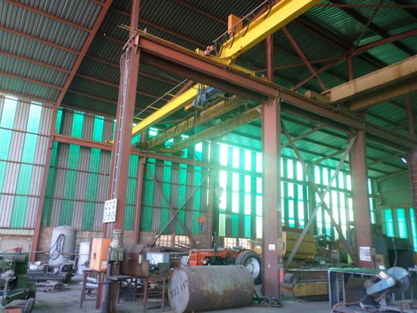 2 100  m² Industrial space