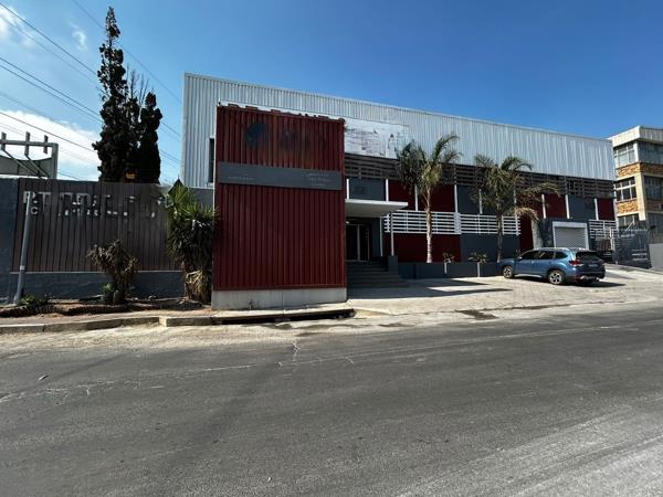 1 700 m² Industrial space