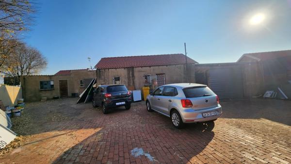 293  m² Commercial space