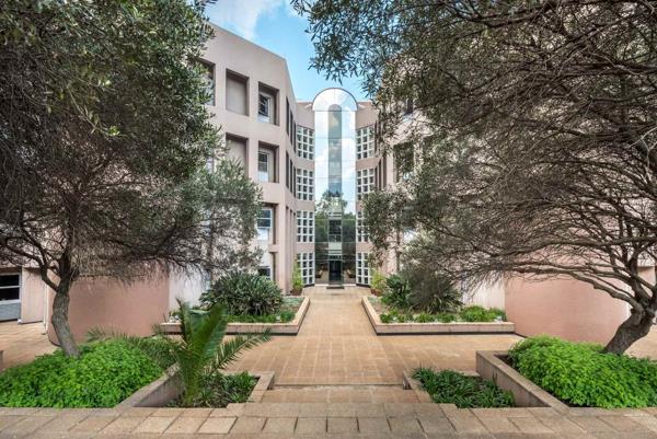 1 317  m² Office Space