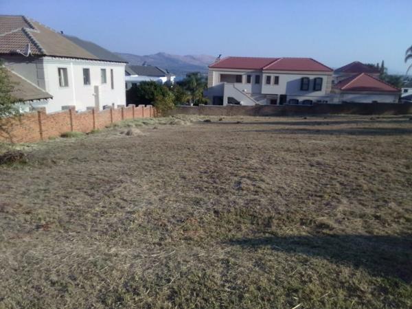 1 049 m² Land