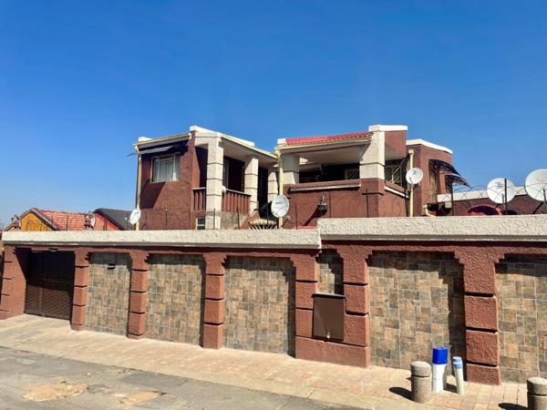 11 Bedroom House