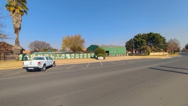 490  m² Commercial space