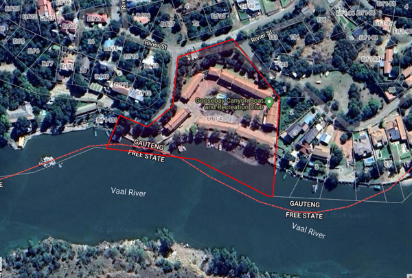 900  m² Commercial space