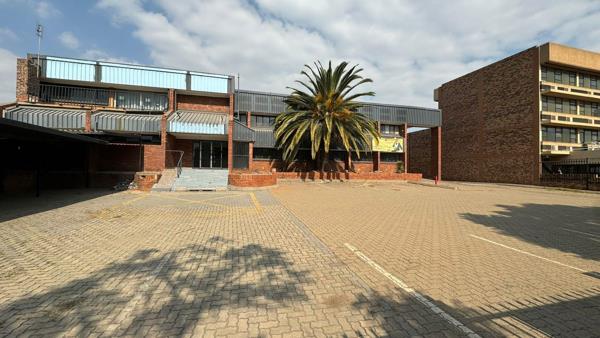 2 380 m² Industrial space