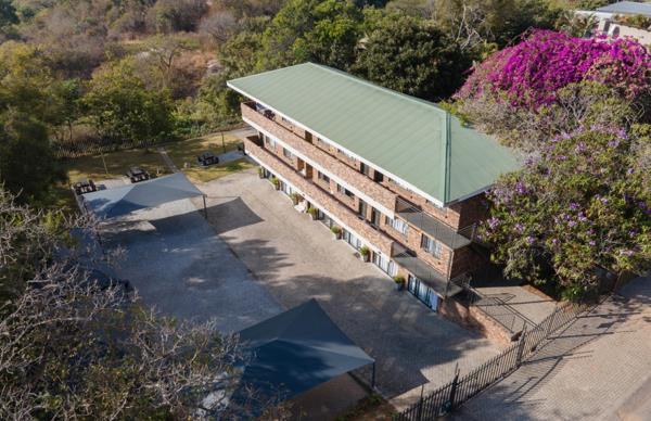 615  m² Commercial space