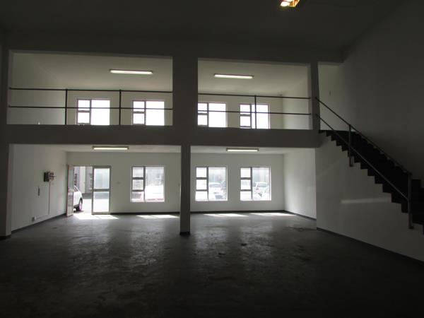 203  m² Industrial space