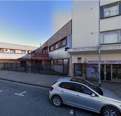 1 400 m² Commercial space