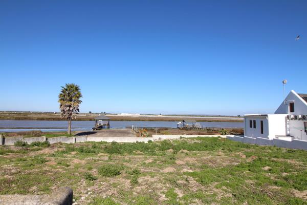 754 m² Land