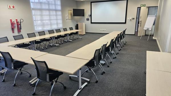 1 404.1  m² Office Space