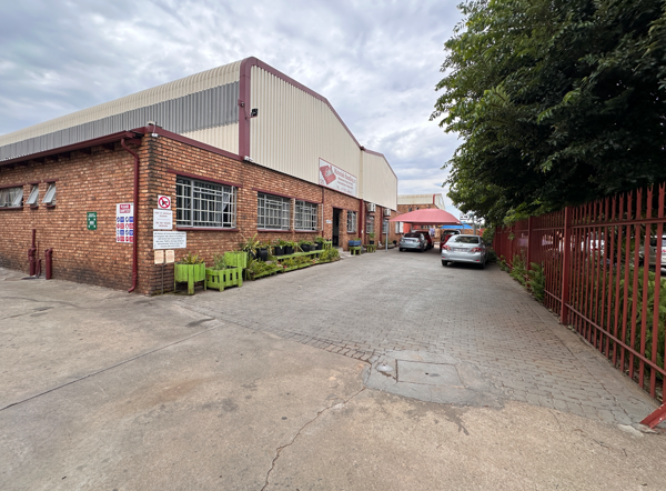 1 500  m² Industrial space