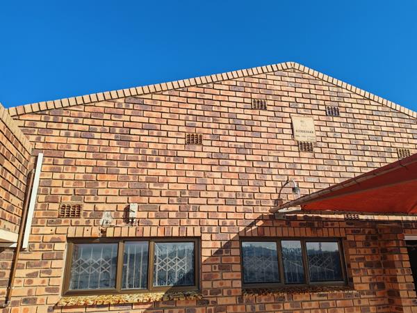 1 350  m² Industrial space