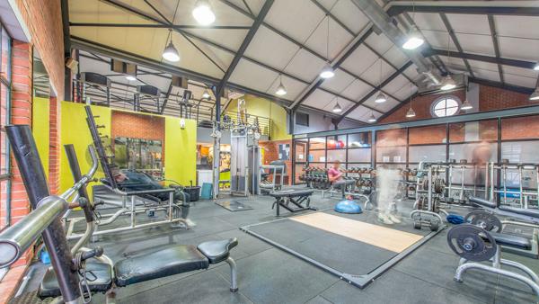 660  m² Commercial space