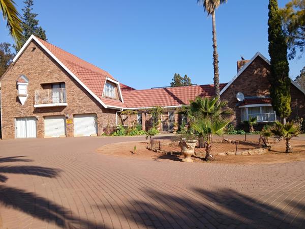 9 Bedroom House