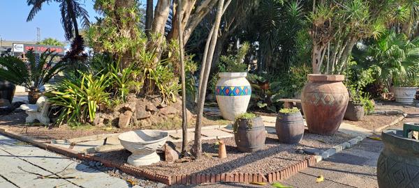 1 326  m² Commercial space