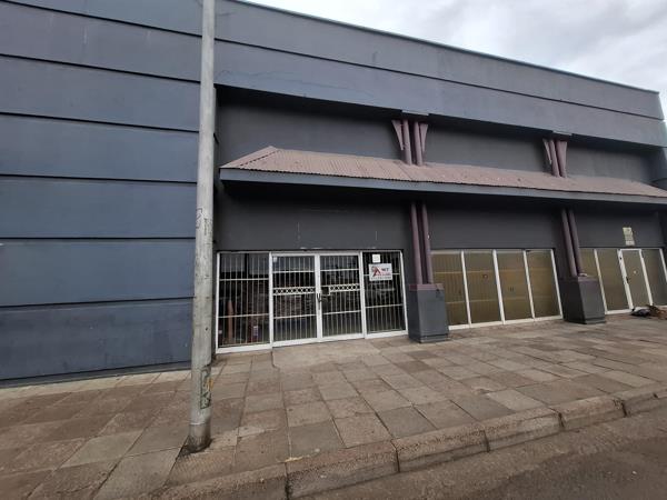 2 716 m² Retail Space