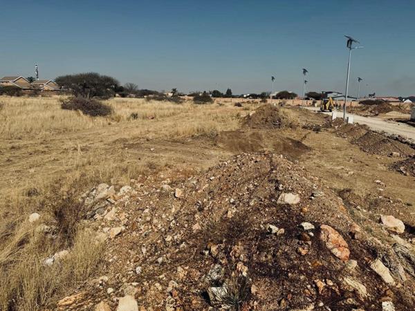 4 999 m² Land