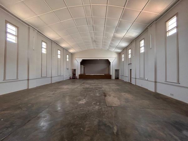 320 m² Commercial space