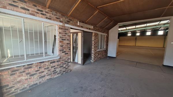 561  m² Industrial space