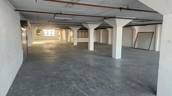 1 500  m² Commercial space
