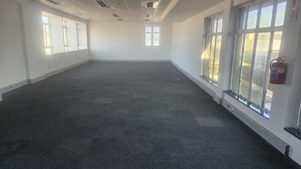 135  m² Office Space