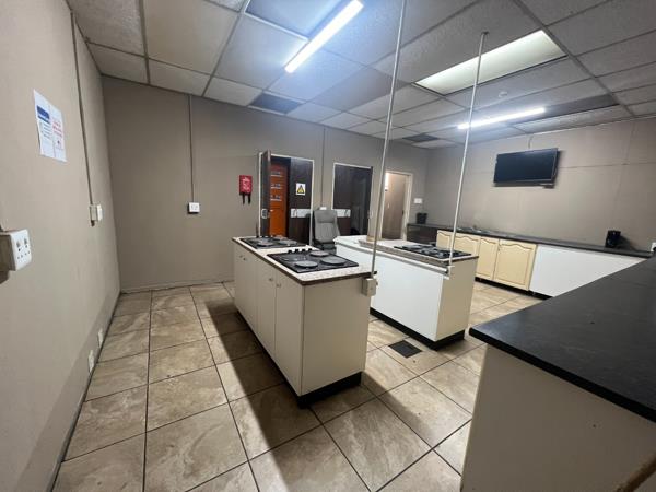 354 m² Commercial space