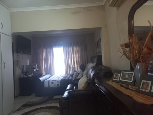 1 Bedroom House