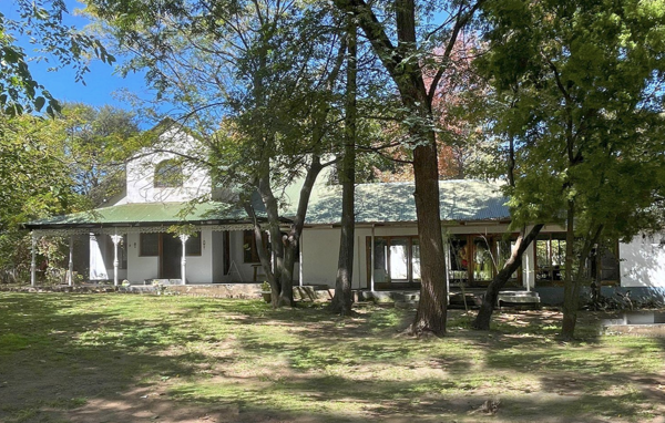 8 565 m² Smallholding