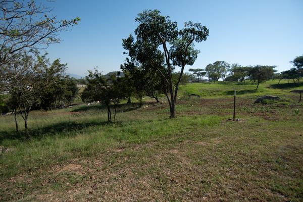 1 438 m² Land