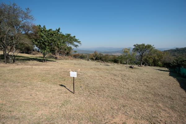 1 808 m² Land