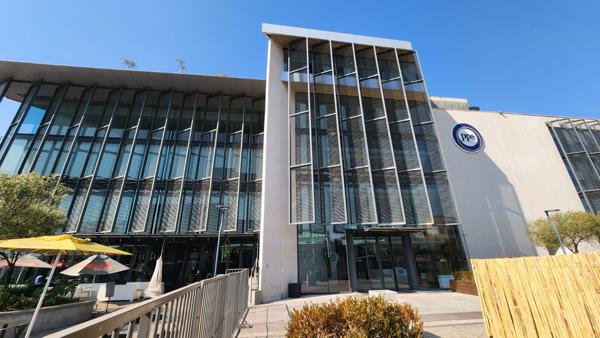 459  m² Commercial space