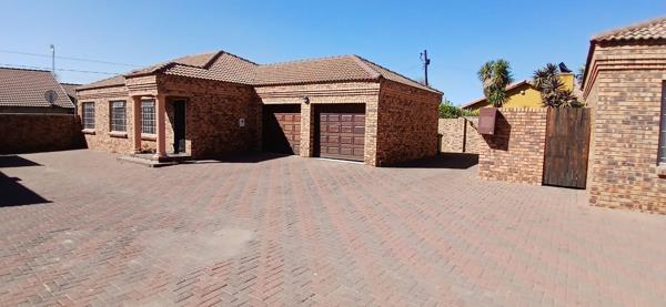 12 Bedroom Townhouse