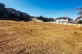 800 m² Land