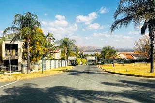 800 m² Land