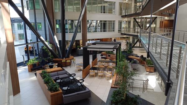 429  m² Commercial space