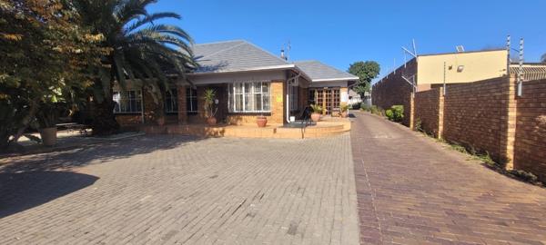 1 302  m² Commercial space