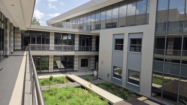 66  m² Commercial space