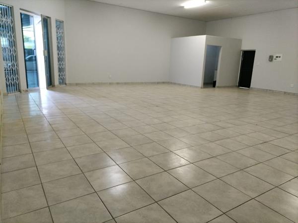 130  m² Commercial space