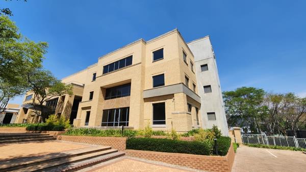 594  m² Commercial space