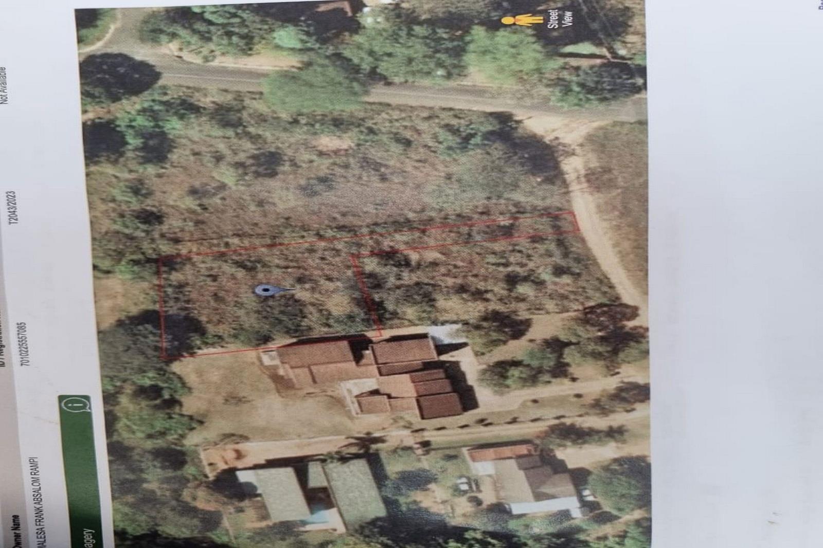 1 080 m² Land - View 2